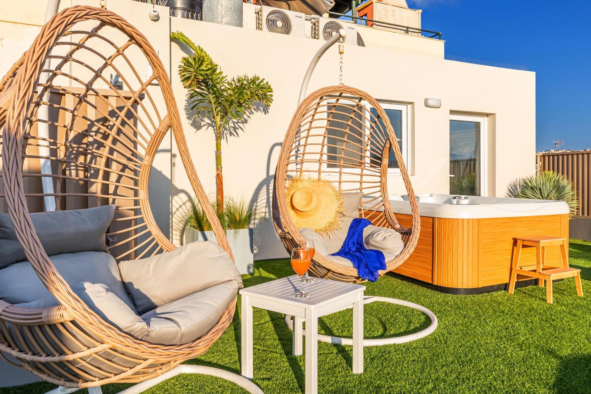 Apartment Zen Rooftop Escape