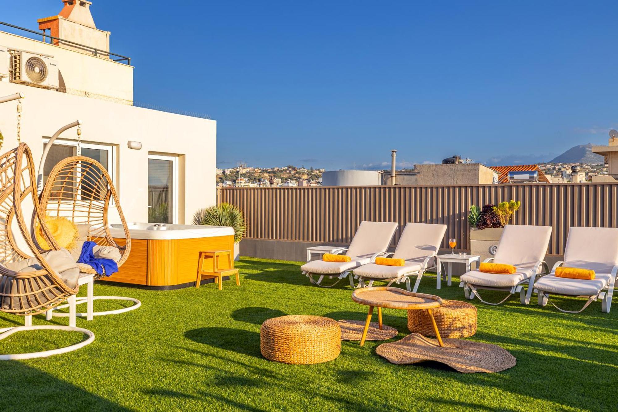 Apartment Zen Rooftop Escape