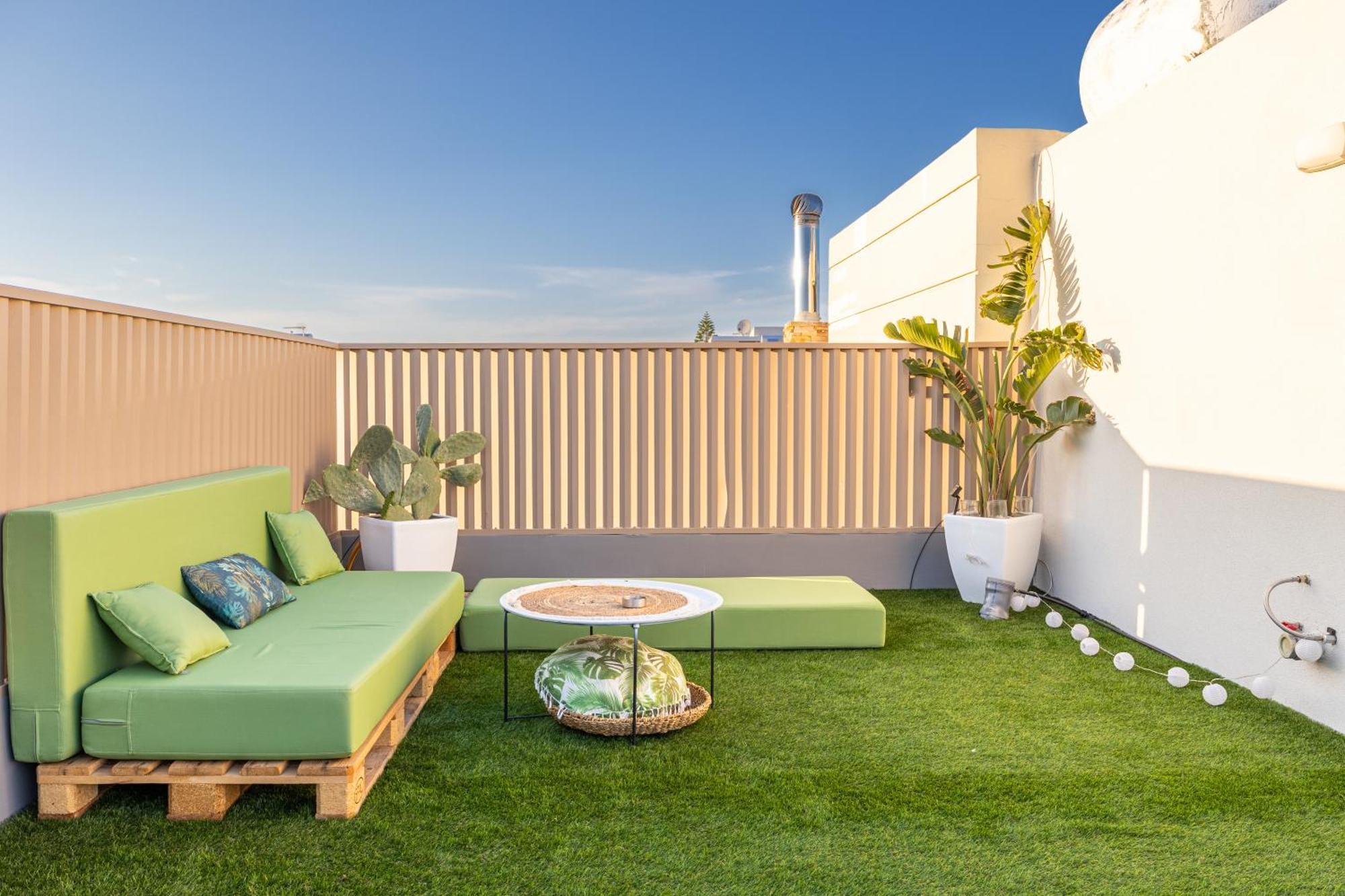 Apartment Zen Rooftop Escape